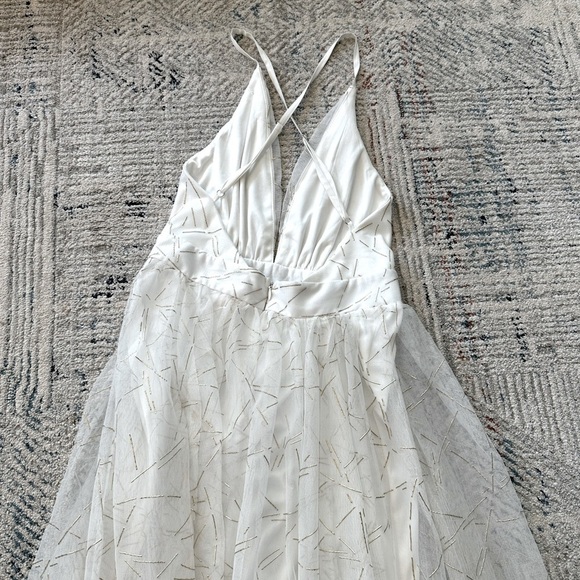 Luxxel White Maxi Deep V Gown with Metallic Design. Size Small - Picture 9 of 17